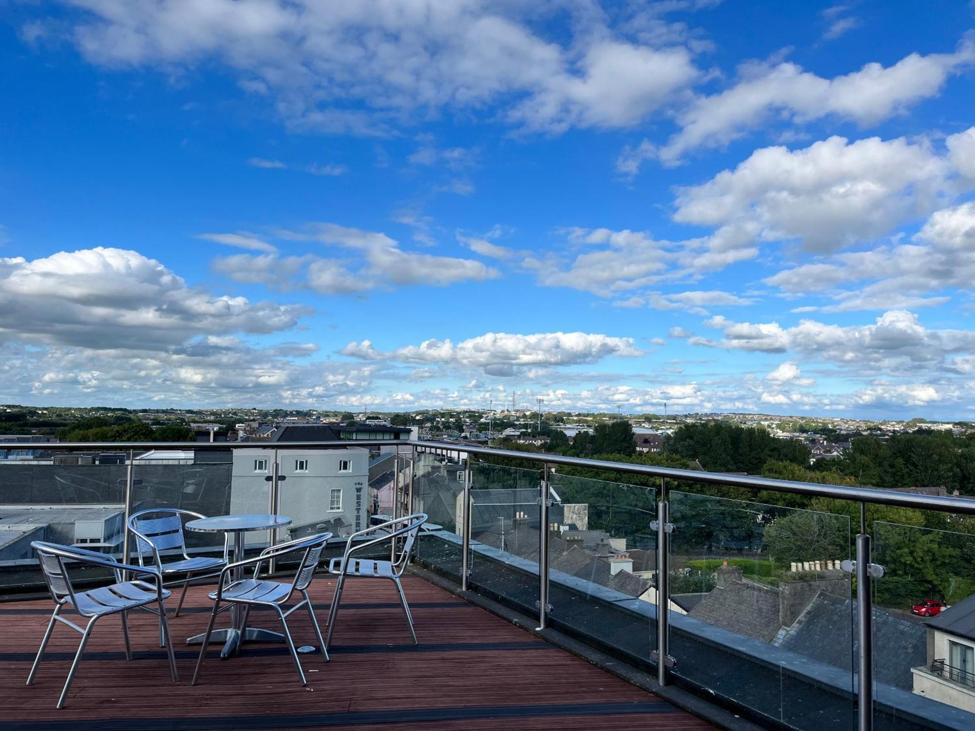 The Western Citypoint Apartments Galway Eksteriør bilde